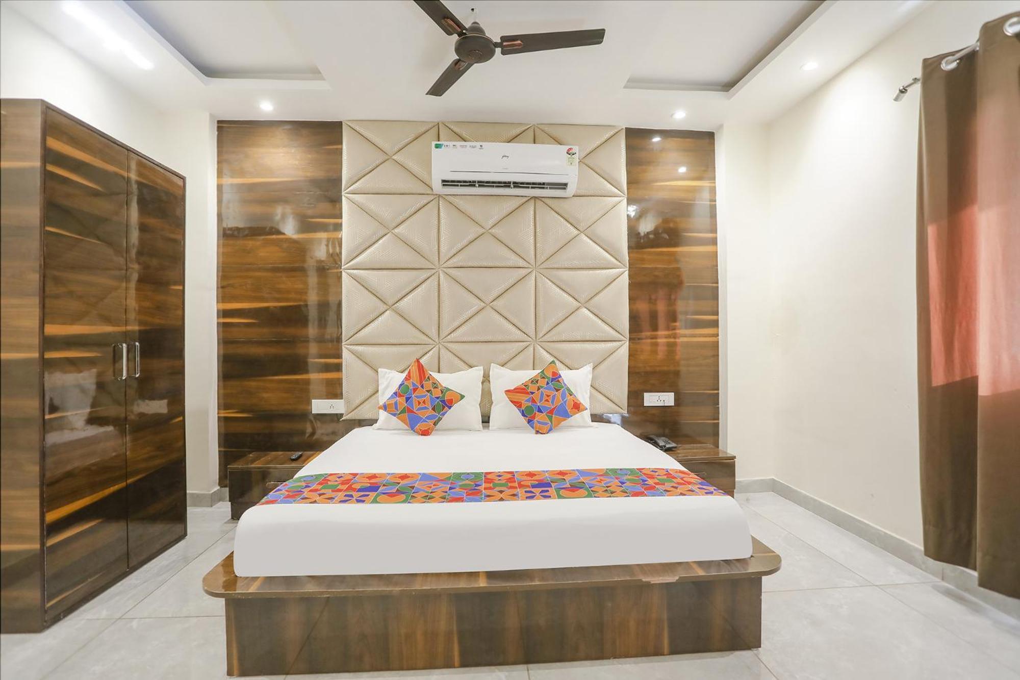 Hotel Fabexpress Baba's New Delhi