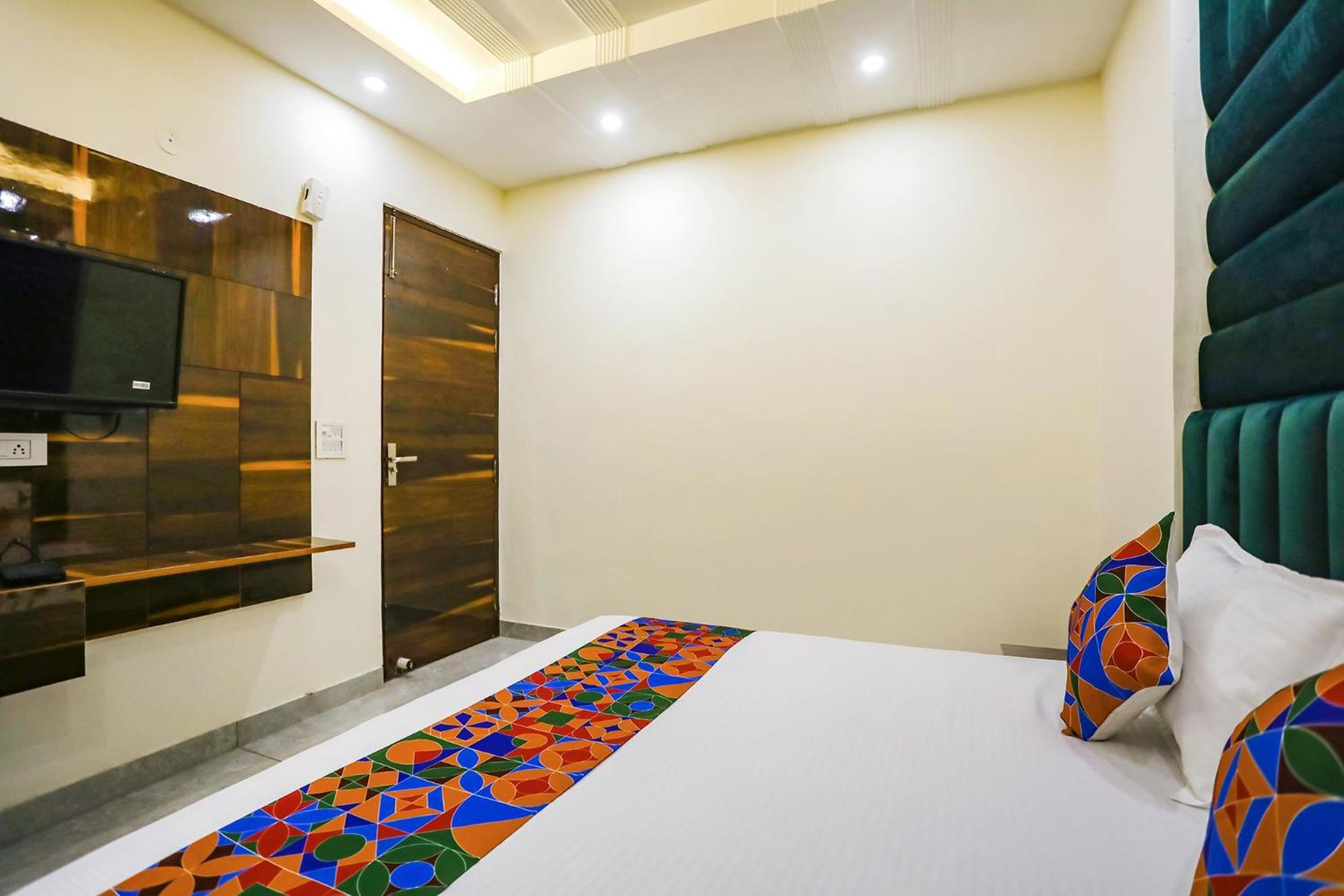 Fabexpress Baba's 3* New Delhi