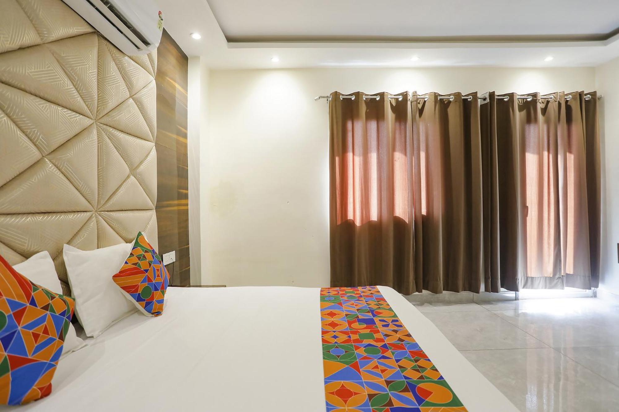 Hotel Fabexpress Baba's New Delhi